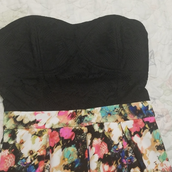 Dress - Picture 3 of 4